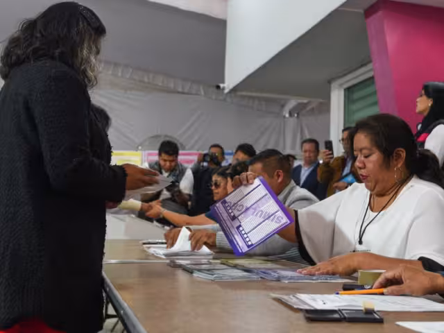 La medida, aprobada por el INE el 29 de mayo, busca evitar la inducción del voto en favor de ciertos candidatos