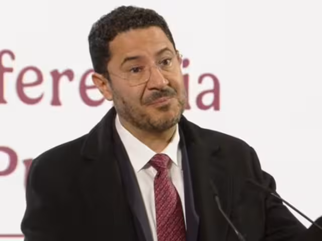 Martí Batres Guadarrama, director general del ISSSTE
