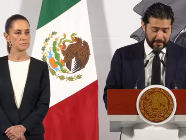 El secretario del Trabajo, Marath Bolaños (derecha), presentó un informe sobre diversos temas que atiende su dependencia