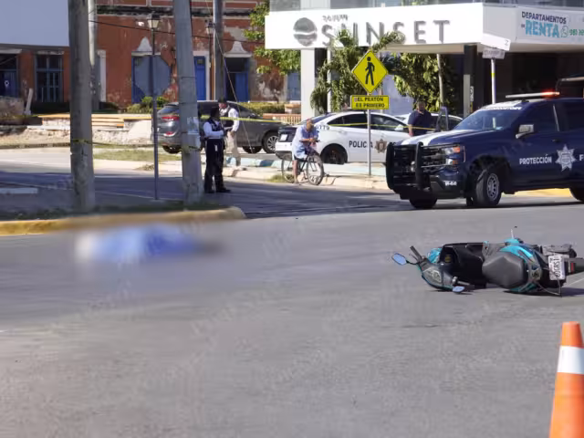 Mujer muere arrollada en glorieta de la Costera del Golfo
