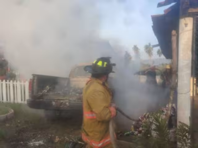 Asesinan a cinco miembros de una familia en Acapulco e incendian su domicilio