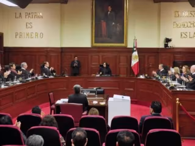 El análisis refiere que los enfrentamientos comenzaron como respuesta al rechazo de la SCJN y el PJF 