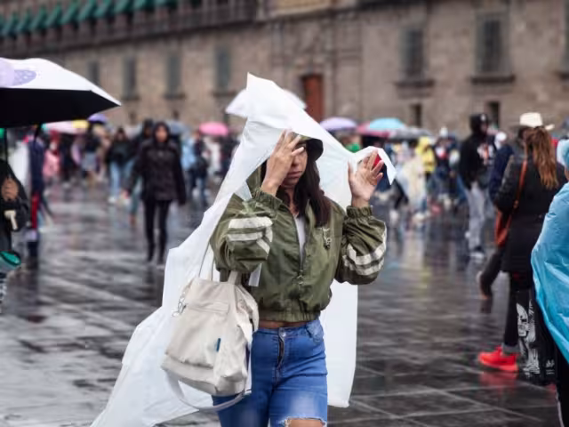 Las autoridades han instado a los ciudadanos a conducir con precaución y evitar zonas propensas a inundaciones