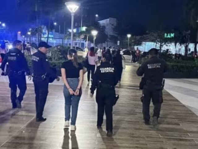 El representante legal de la boutique afectada no presentó una denuncia formal ante las autoridades, por lo que la joven quedo libre