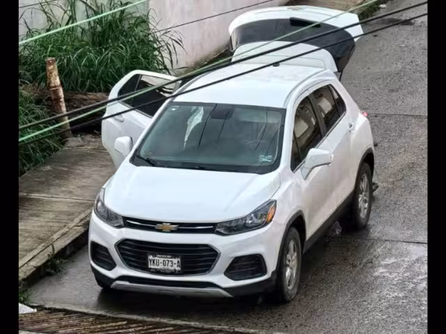 Los primeros informes indican que las víctimas son tres hombres, cuya identidad no ha sido confirmada hasta el momento