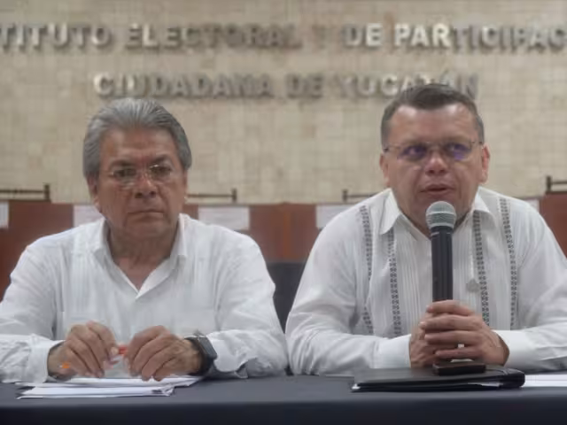 Enrique de Jesús Uc Ibarra y Moisés Bates Aguilar