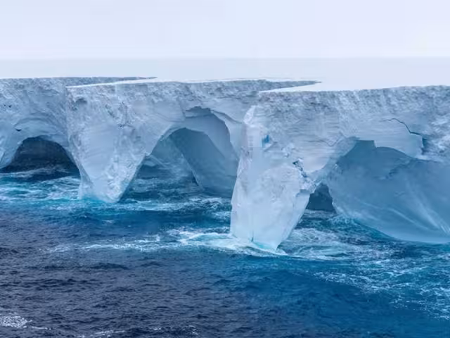 El iceberg A23a ahora se encuentra a la deriva en el océano Austral