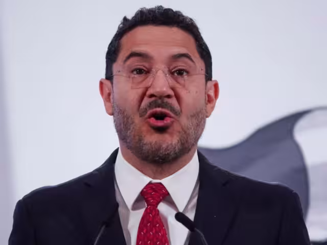 Martí Batres Guadarrama, titular del ISSSTE