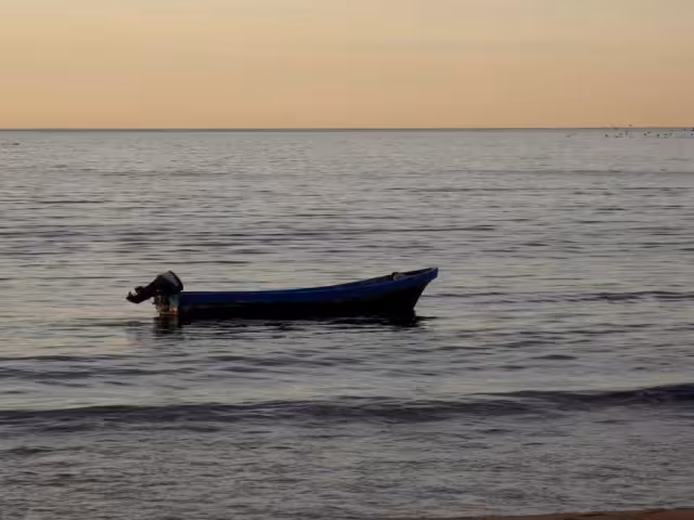 Autoridades buscan a dos pescadores desaparecidos en las costas de Yucatán