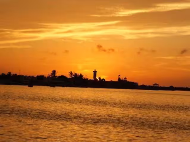 El astrónomo Carlos Mena recomienda usar mascarilla ante el arribo del polvo del Sahara