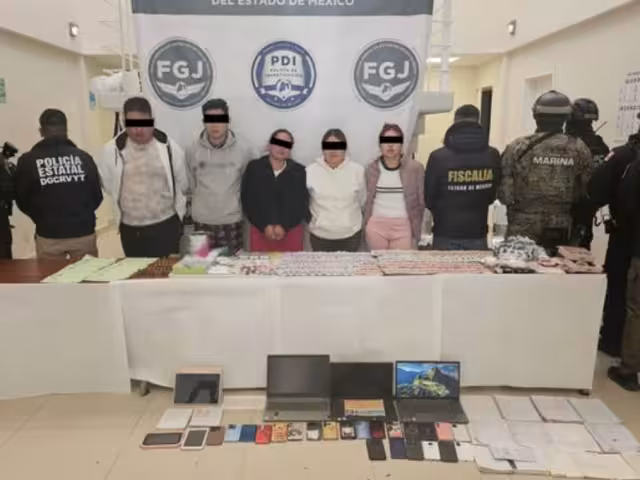 Las cinco personas quedaron a disposición del Ministerio Público, que en las próximas horas definirá su situación jurídica