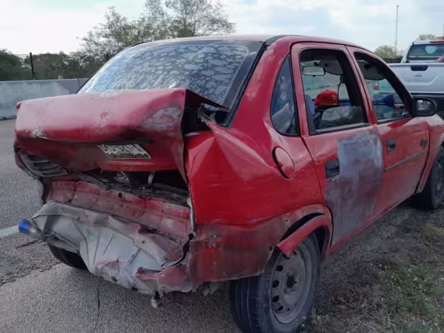 Uno de los automóviles involucrados en el accidente de Calkiní