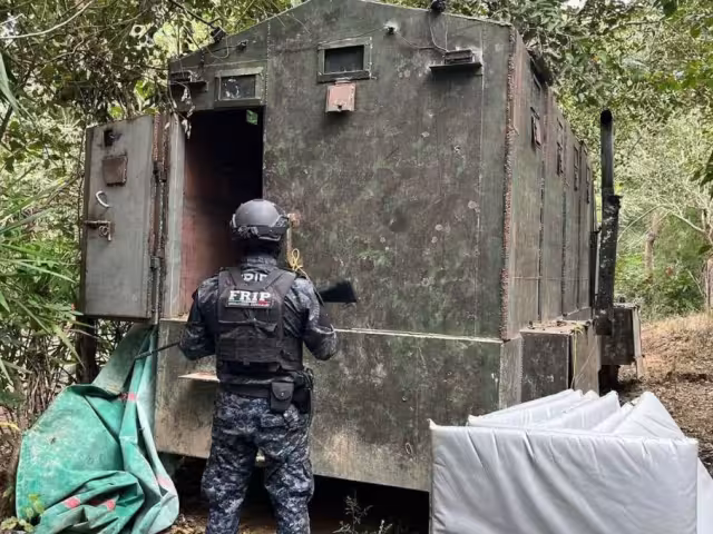 Durante el operativo también se catearon casas de seguridad utilizadas por los grupos criminales en la zona fronteriza