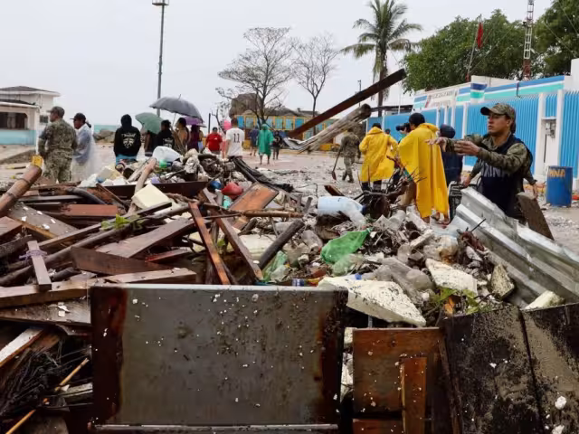 “Erick” tocó tierra en México la madrugada del jueves como huracán categoría 3 en la escala Saffir-Simpson