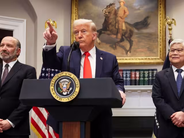 Donald Trump, presidente de Estados Unidos (centro)