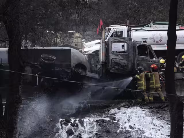 Peritos en criminalística, química, incendios, explosiones y tránsito terrestre trabajan en los peritajes iniciales