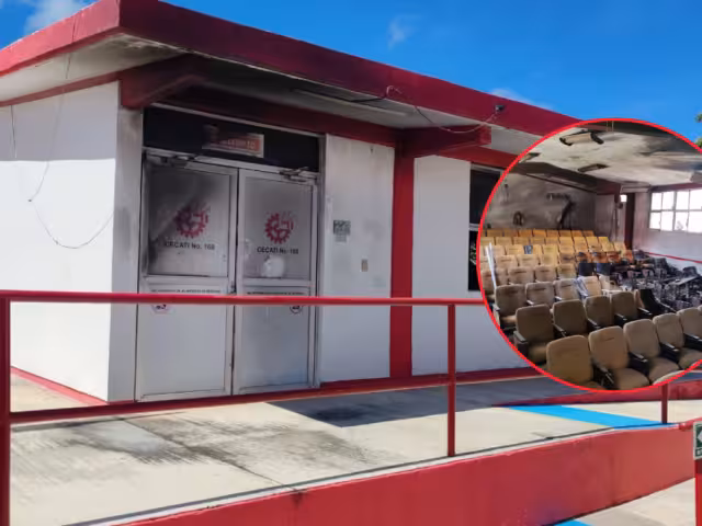 El auditorio del CECATI 160 sigue inoperante a casi un año del incendio.