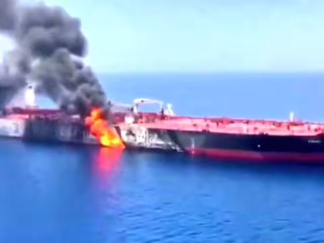 Cosmoship Management, el operador griego del buque con bandera de Liberia, no ha emitido declaraciones sobre las víctimas o heridos