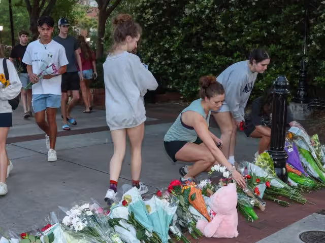 La Policía de Tallahassee indicó que las víctimas mortales no eran estudiantes de la universidad