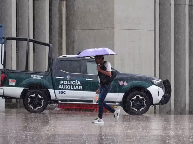 La SGIRPC pidió a la población no arrojar basura en calles y alcantarillas