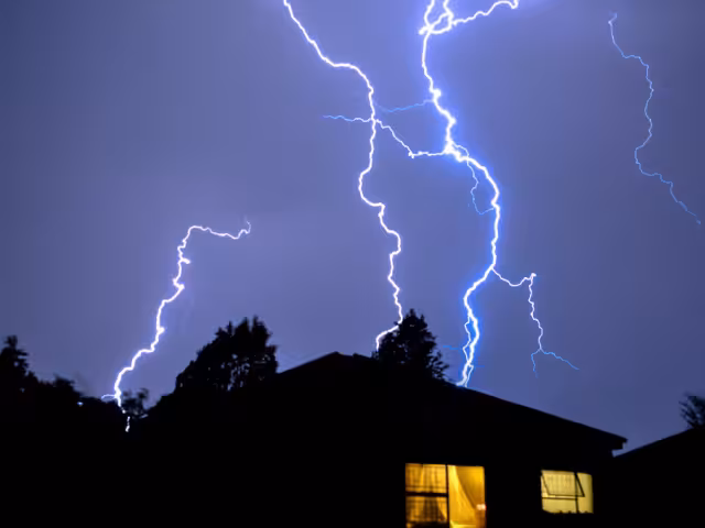 La probabilidad de ser alcanzado por un rayo en un año es de 1 en 500,000