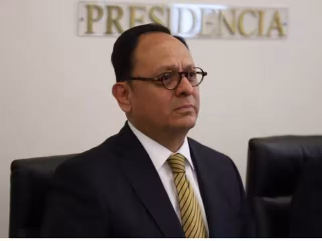 Diplomático Jorge Islas