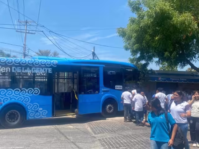 Ninguno de los pasajeros resultó herido en el choque