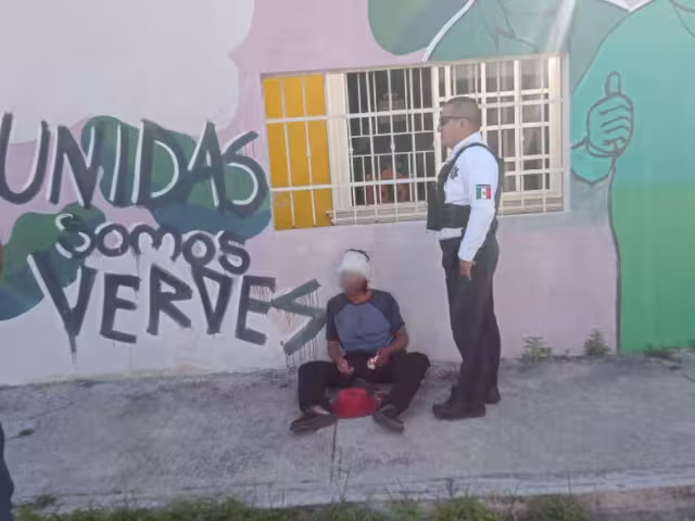 Un hombre de 39 años fue atendido por paramédicos tras ser encontrado con un fuerte sangrado en la cabeza en la Colonia Volcanes.