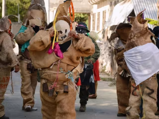 Cada año, Calkiní, Campeche celebra el Carnaval de Nunkiní con los Osos de Nunkiní como protagonistas