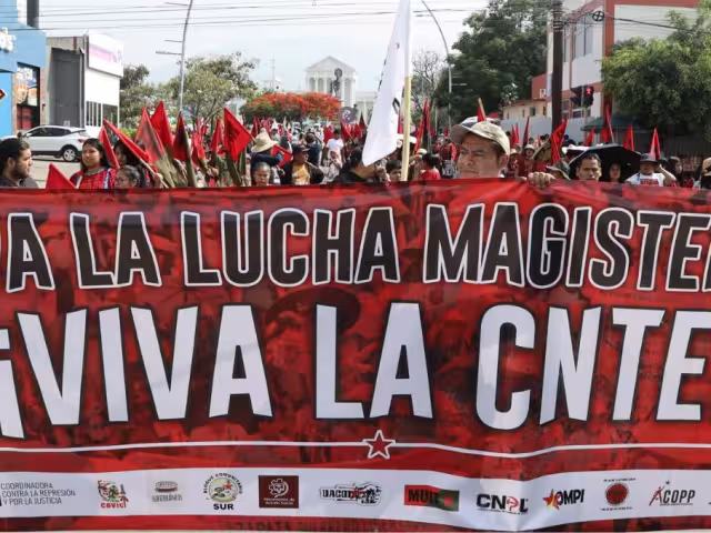 La CNTE exige al gobierno que se cumplan todos los puntos de su pliego petitorio.