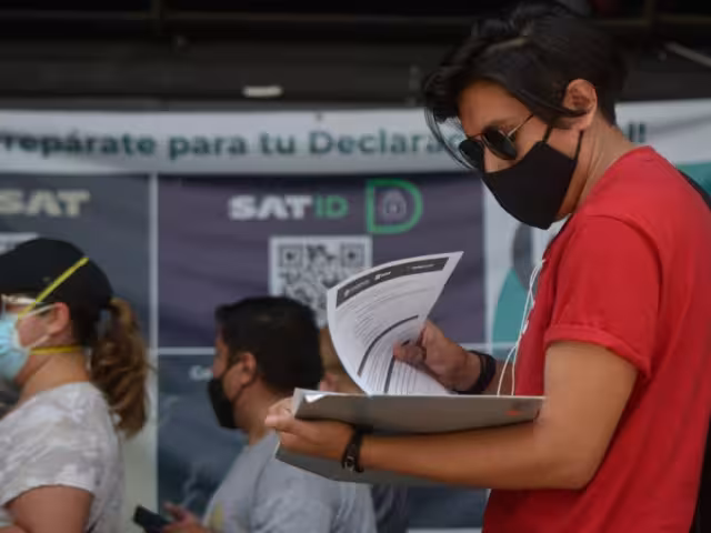 Para 2025, el SAT estima una recaudación de 5.3 billones de pesos