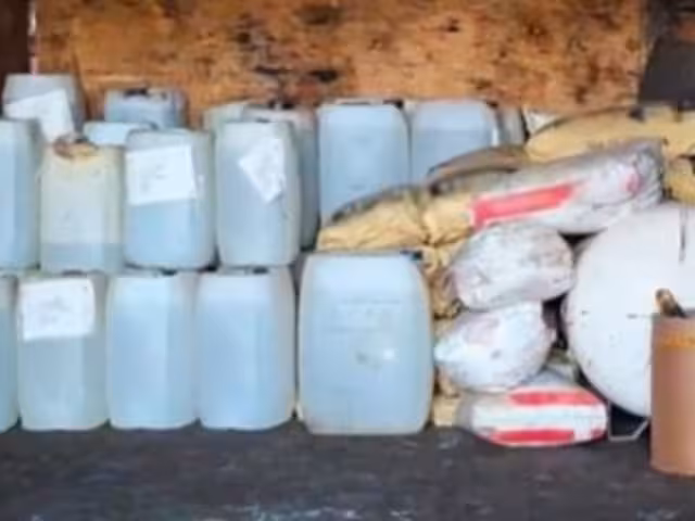 La FGR informó que los precursores químicos estaban relacionados con nueve cuadernillos de investigación