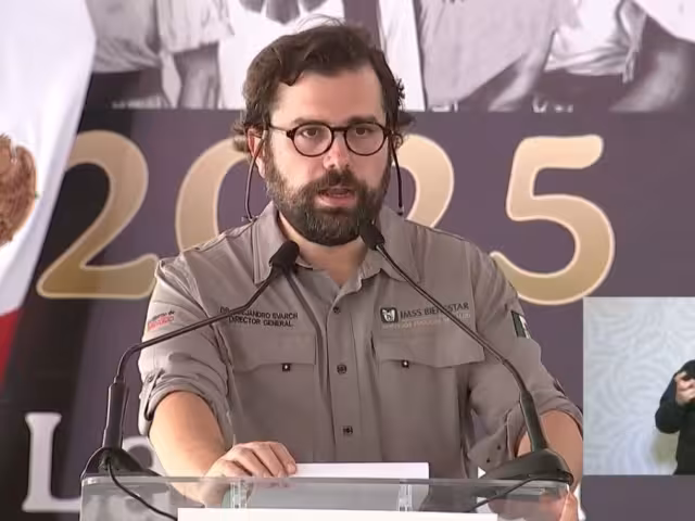 Alejandro Svarch Pérez, director de IMSS-Bienestar