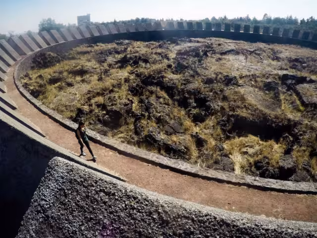 Ubicada en Ciudad Universitaria, esta obra colectiva representa un ícono del arte contemporáneo mexicano