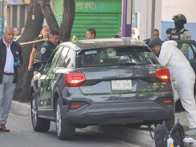 En este doble homicidio se siguen todas las líneas de investigación, tanto del ámbito personal, profesional como político, aseguró la fiscal de la CDMX
