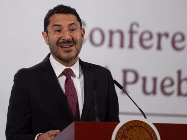 Martí Batres Guadarrama, director general del Instituto de Seguridad y Servicios Sociales de los Trabajadores del Estado (ISSSTE)