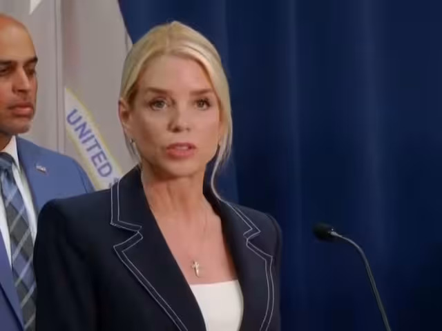 Pam Bondi,  fiscal general de Estados Unidos
