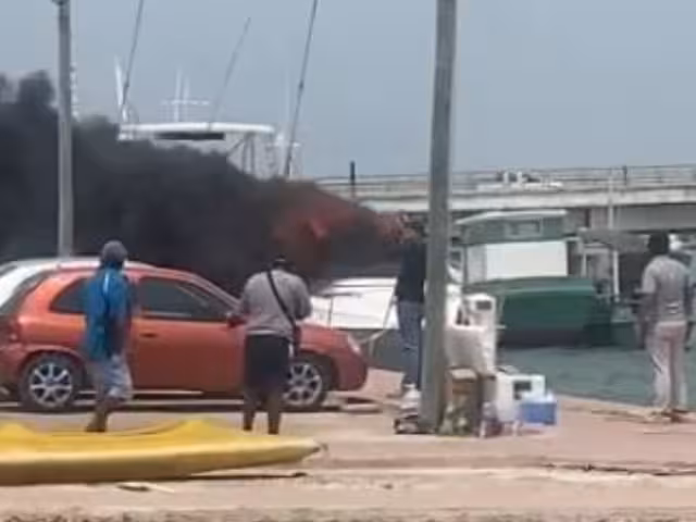 El yate quedó en pérdida total tras incendiarse