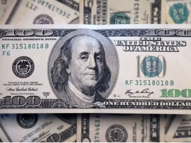 En el arranque de la semana, el dólar volvió a ganar terreno al peso mexicano