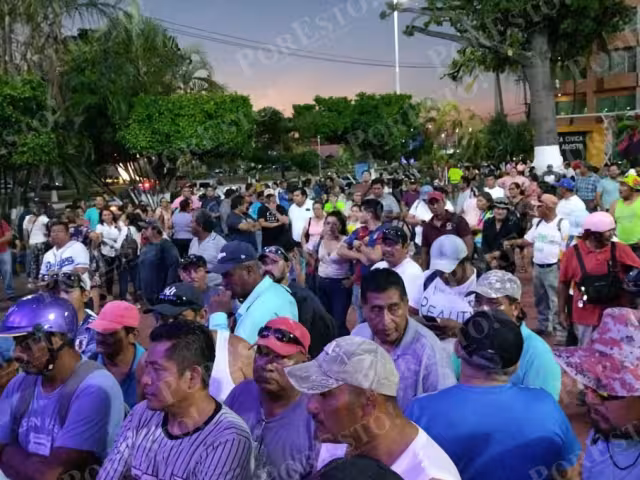 Más de 200 empleados afectados por recortes en Carmen; anuncian movilización