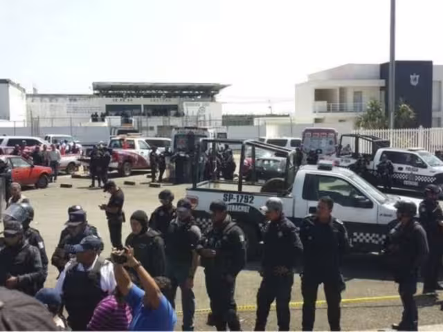 Los reos amotinados protestaban por agresiones y extorsiones cometidas por miembros de Grupo Sombra