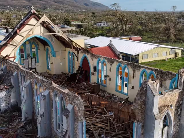 El primer ministro jamaiquino, Andrew Holness, declaró al país como “zona de desastre”, mientras continúa la evaluación de daños