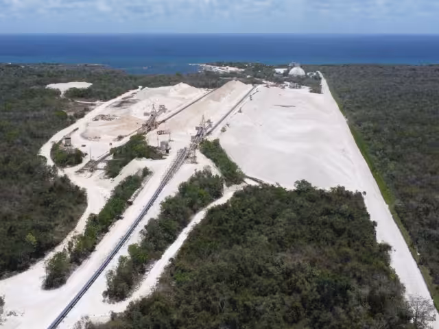 El Presidente expuso que ante la falta de acuerdo implica que está pausado el proceso de declaratoria de Área Natural Protegida de esa superficie de tierra