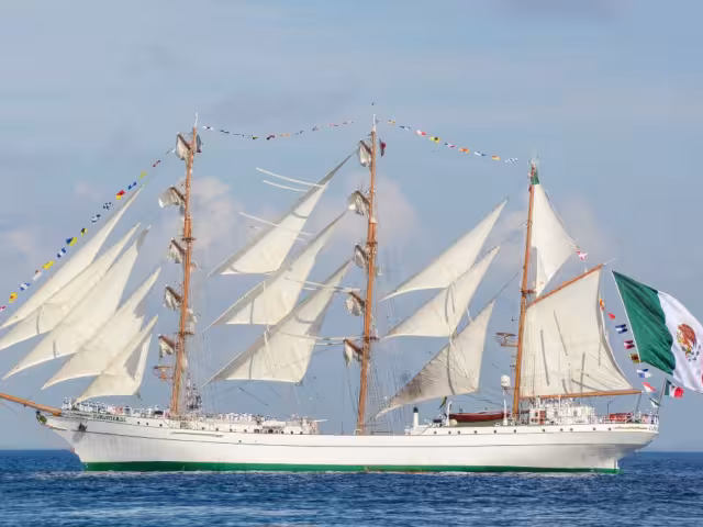 El Buque Escuela Cuauhtémoc llegó a Puerto Progreso, Yucatán