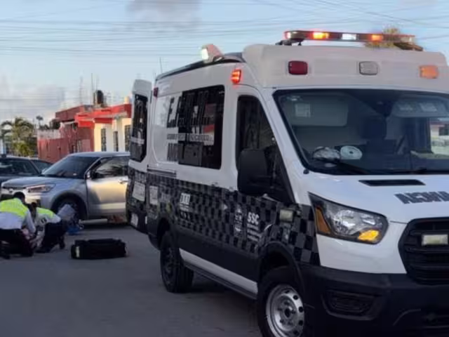 Ciclista sufre percance por conductor imprudente en Chetumal