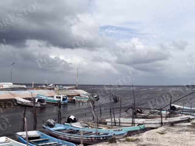 Autoridades cierran puertos en Campeche ante vientos del Norte; alertan a pescadores
