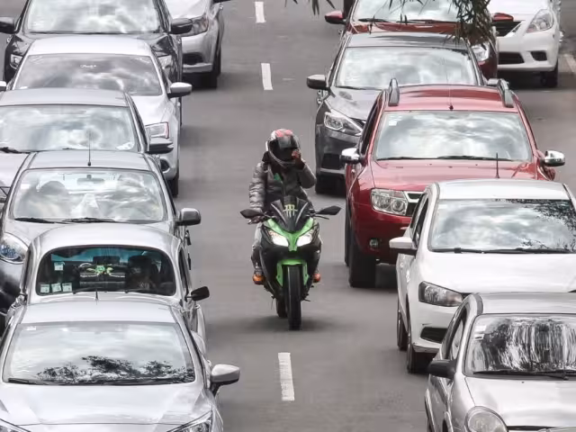 El Hoy No Circula es una medida ambiental implementada para reducir los niveles de contaminación