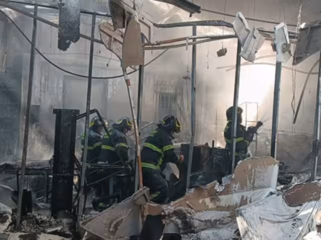 El siniestro se registró en una bodega ubicada en Watteau No. 29 y Sebastián Berruguete en la colonia Santa María Nonoalco