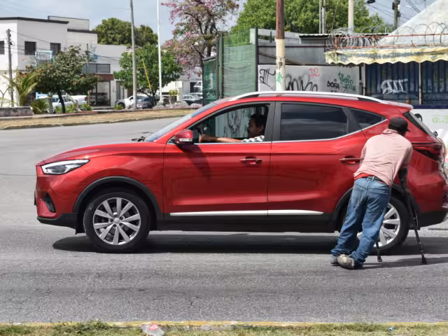 Las autoridades no están dispuestas a invertir en mejorar las condiciones de movilidad para las personas con discapacidad en Cancún