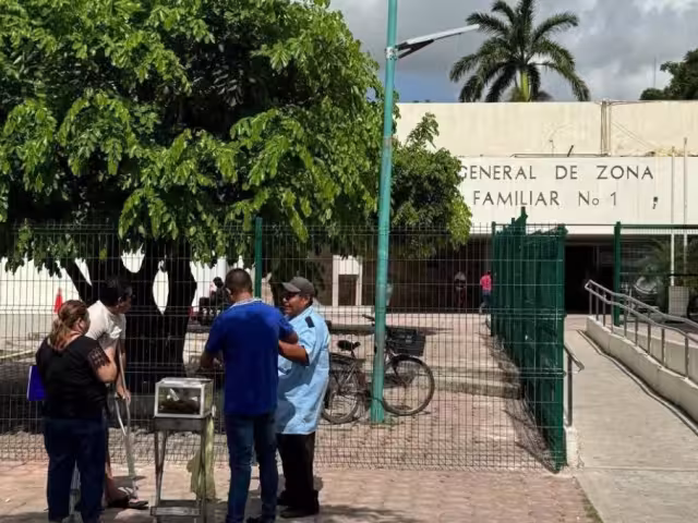 Rejas metálicas en el IMSS generan disgusto entre derechohabientes